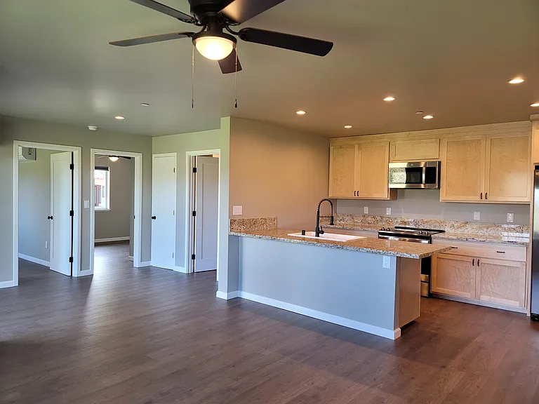 835 Camellia Dr #C — Photo 3