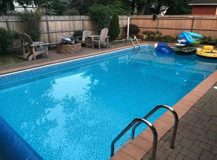 54 Tourtelot Ave, Warwick, RI 02886