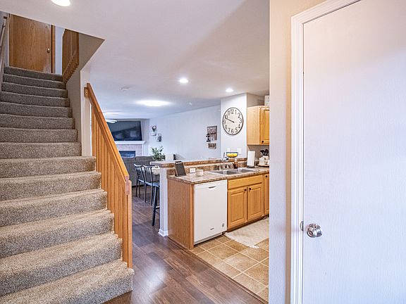 2nd image of 4598 Foxtail Ct