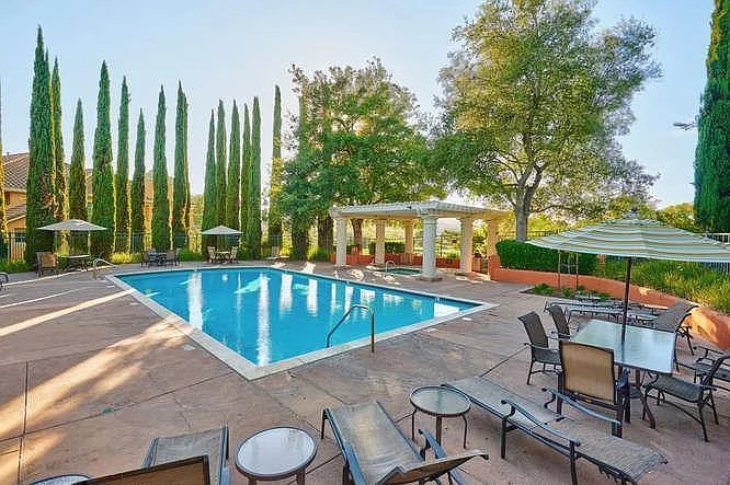 5325 Silver Point Way — Photo 12