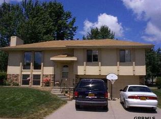 12824 N Erskine St, Omaha, NE 68164