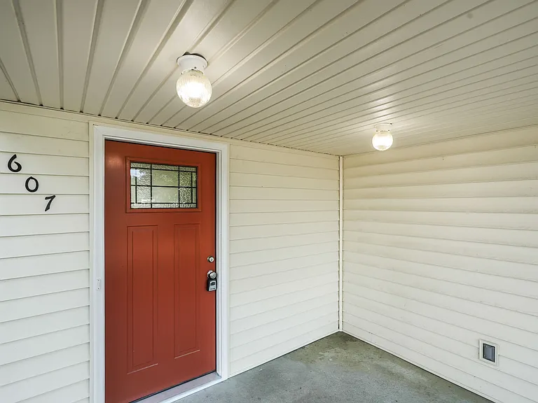 607 Longleaf Ave — Photo 10