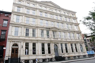 Rented by Classiques Modernes International Realty