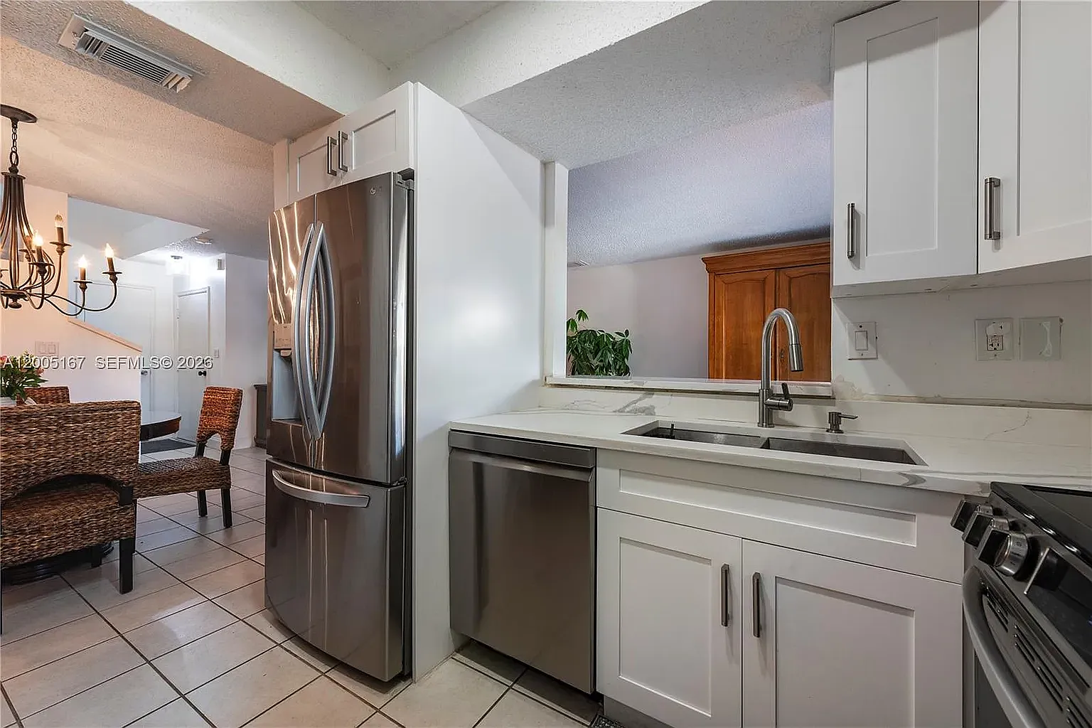 3 bed, 1293 sqft, $2,600 — Photo 2