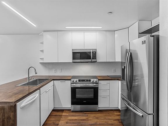 3rd image of 1645 Windsor Oak Ct #1645