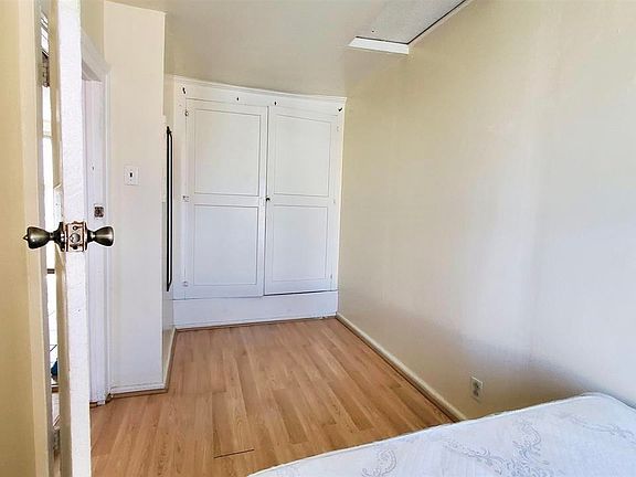 2nd image of 125-127 Beacon Ave #2