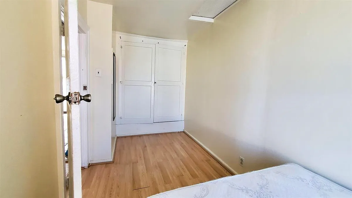 Building Photo - 125-127 Beacon Ave #2