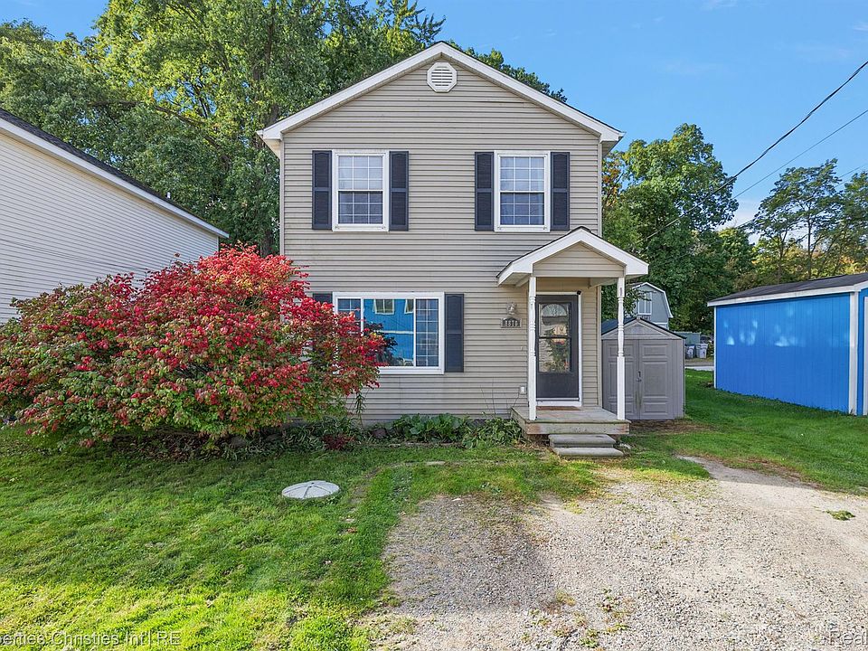 1st image of 8870 Lagoon Dr