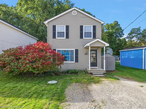 8870 Lagoon Dr, Brighton, MI 48116