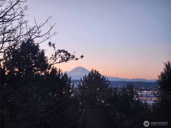 15266 Sunwood Boulevard #D32, Tukwila, WA 98188