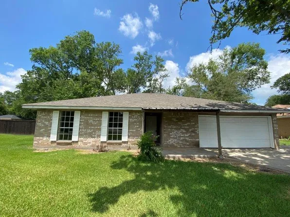 619 W Mahan St, Richwood, TX 77531