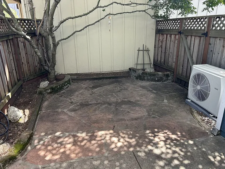 1911 Alpine Ct — Photo 14