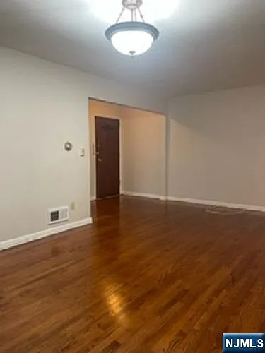 1 bed, 1.0 bath, $2,200 — Photo 4