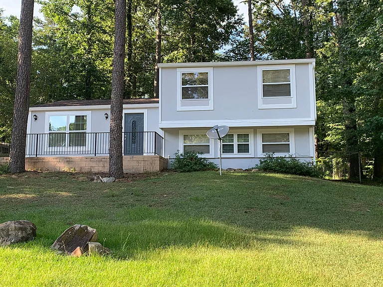158 Wynnmeade Pkwy — Photo 1