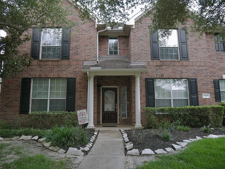 17619 Emerald Garden Ln — Photo 1