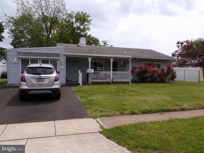 38 Swan Ln, Levittown, PA, 19055
