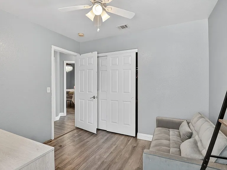 7520 Bowles Dr — Photo 16
