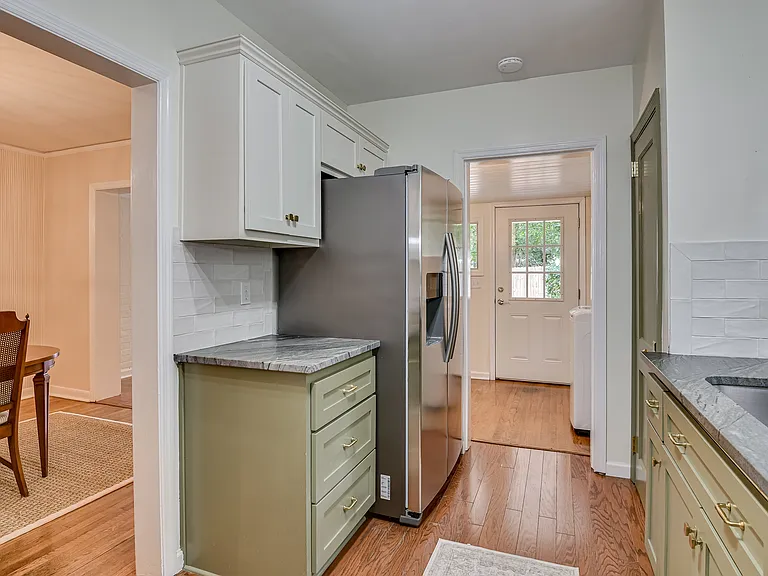 904 Highland Ave — Photo 14
