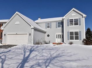 68 Saint Germain Pl, St Charles, IL 60175