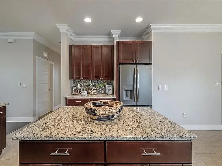 308 W Woodlawn Ave — Photo 18