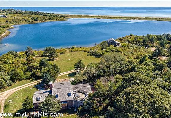 138 State Road, Chilmark MA 02535