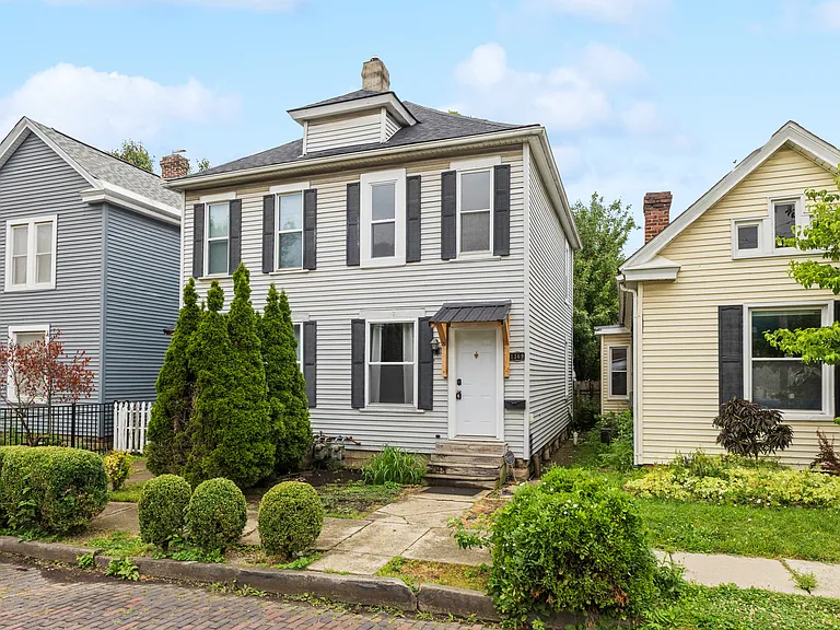 1369 City Park Ave — Photo 2