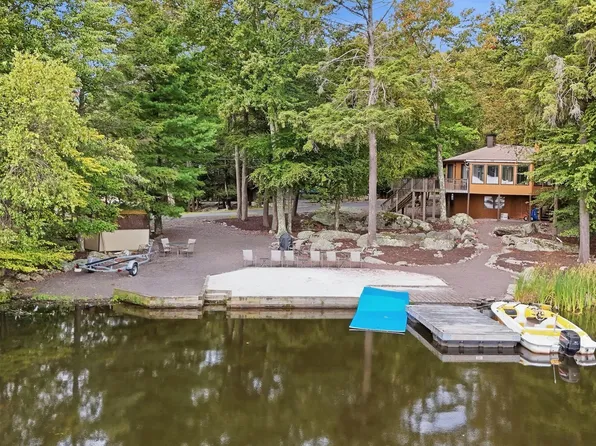 7 Pine Ln, Lake Ariel, PA 18436