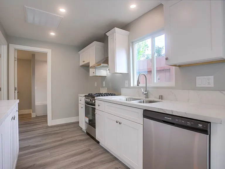 3266 Eureka Pl — Photo 4