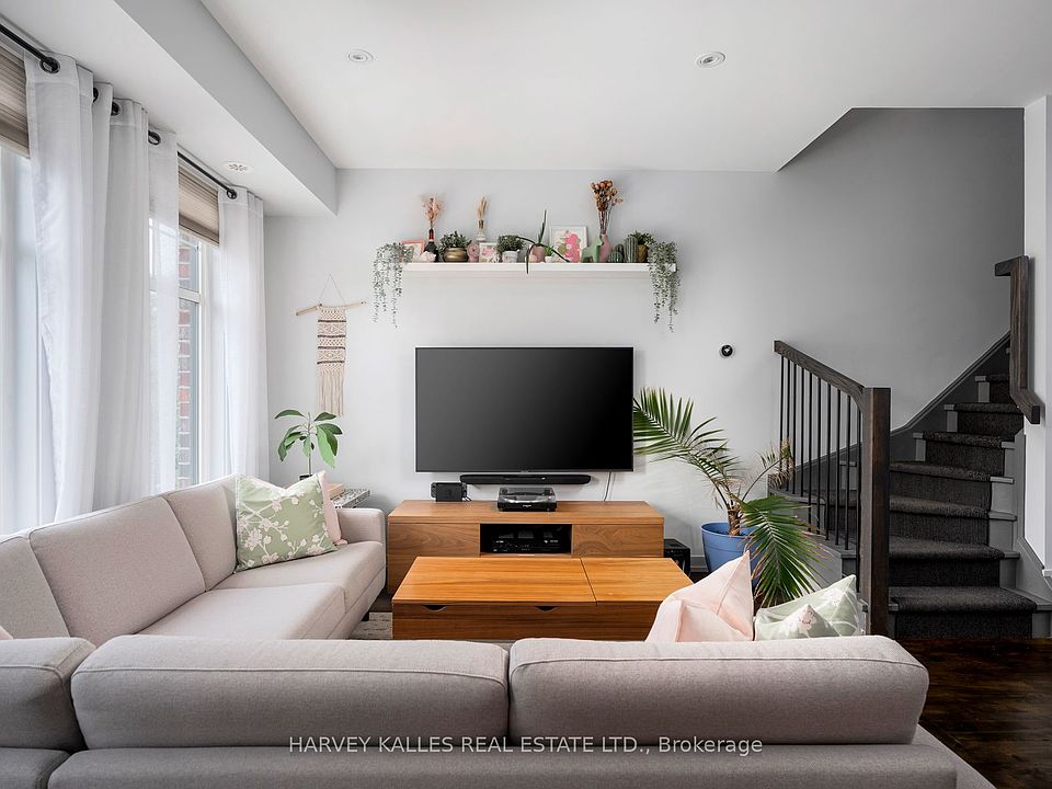 1st image of 140 Broadview Ave #45
