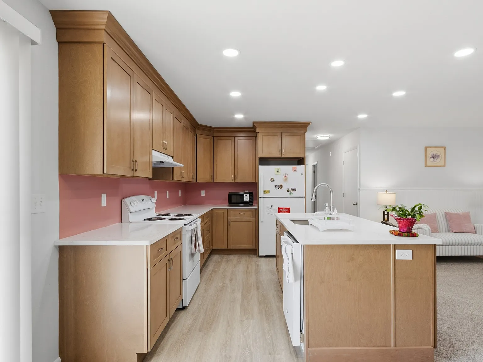 3 bed, 1970 sqft, $3,650 — Photo 4