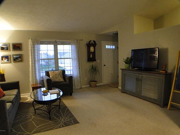 4th image of 2934 Sunrise Ave