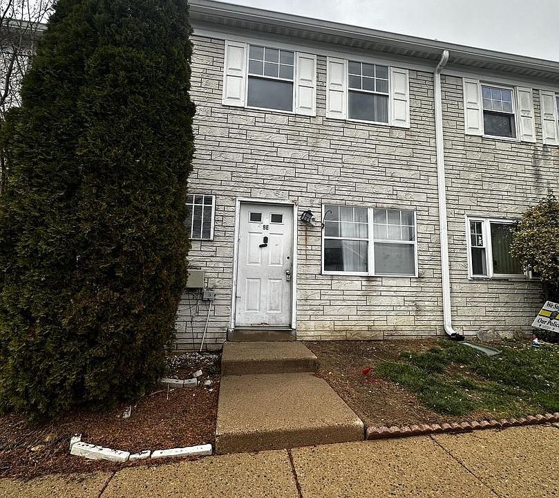 1st image of 515 N York Rd #9