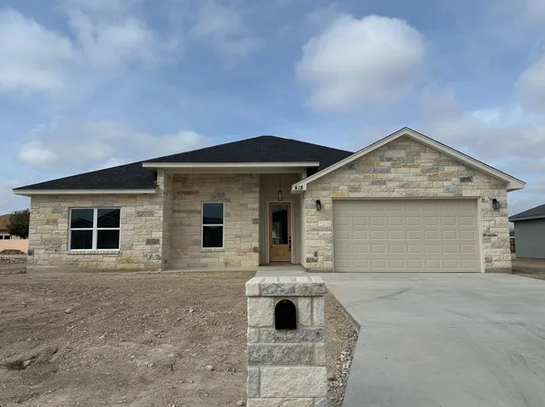 418 Pitaya Ln, Del Rio, TX 78840
