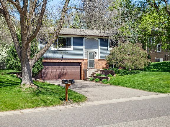 2nd image of 3855 Glacier Ln N