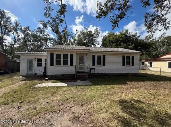 365 3rd St, Crowder, MS 38622