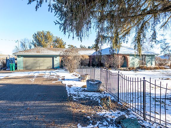 2nd image of 521 Old Midland Rd