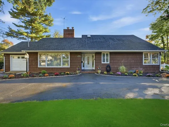 89 Woodsome Road, Babylon, NY 11702