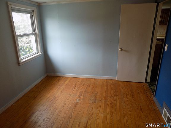 5th image of 28 Colony Street