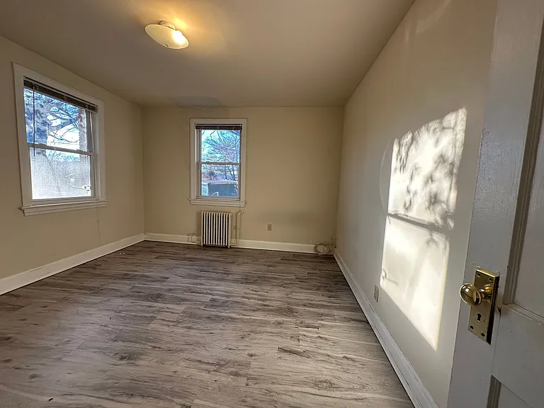 4585 MacArthur Blvd NW — Photo 5