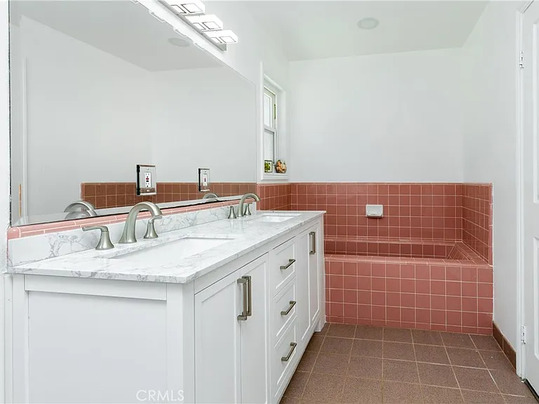 6401 Hubbard Rd — Photo 14