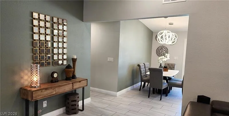 3 bed, 2.0 bath, 1224 sqft, $2,820 — Photo 3