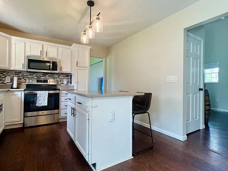 2737 Barnhill Ct — Photo 20