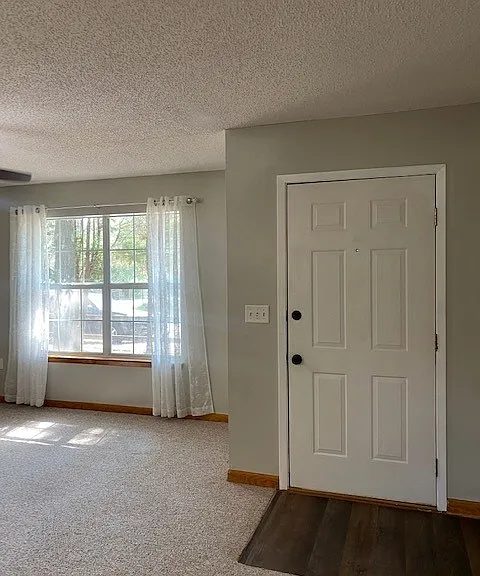5105 Lake Dr — Photo 4