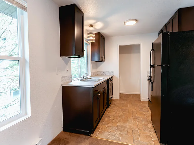 1506 S G St #3 — Photo 6