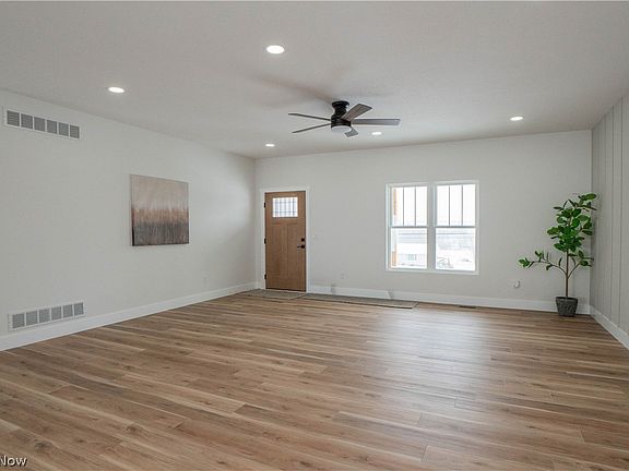 2nd image of 8421 Wadsworth Rd