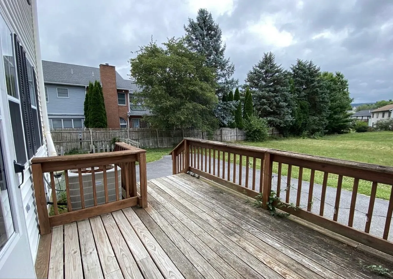 3 bed, 1.5 bath, 1350 sqft, $2,050 — Photo 3