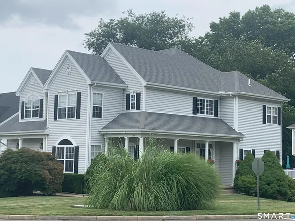 2 Lexington Way North, Milford, CT 06461