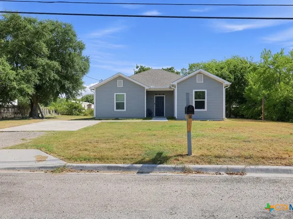 820 S Benavides St, Port Lavaca, TX 77979