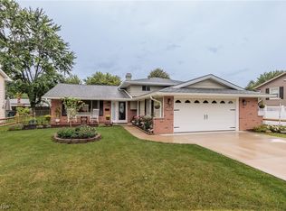 216 Northfield Dr, Elyria, OH