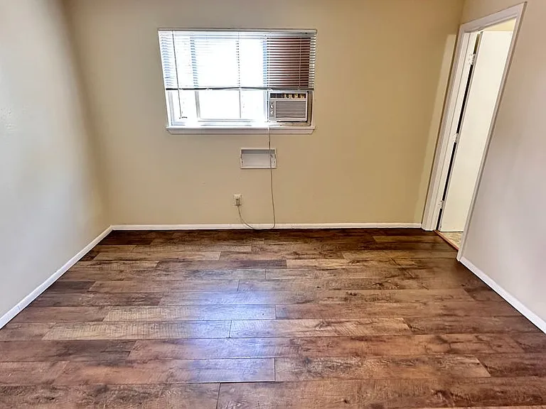 501 Texas Street NE — Photo 14